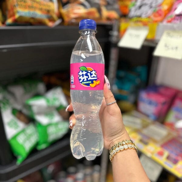 Fanta White Peach Soda 500mL (Imported)